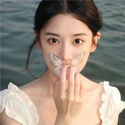 32颗药丸：我姐姐的自杀